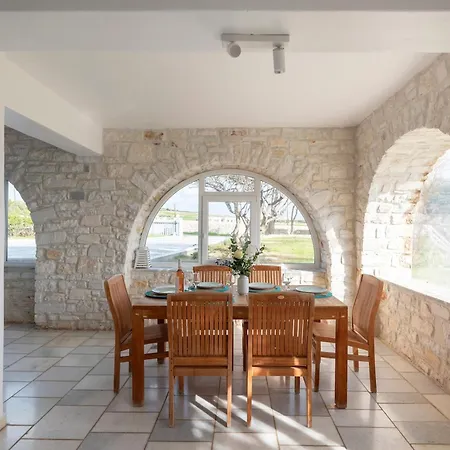 Sunrise Serenity Near Ampelas