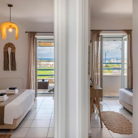 Sunrise Serenity Near Feriehus Ampelas